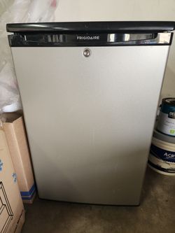 Mini fridge