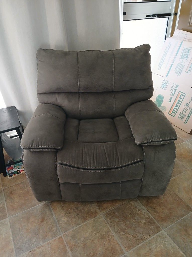 Single Recliner