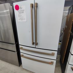 $2499(MSRP$4599)GE Profile French 4 Door Refrigerator W/Autofill Pitcher and Flatbread Compartment