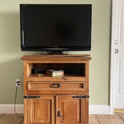 MidModern TV Stand Wood. Media Console With Storage 