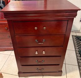 Moving out sale Chest of Drawer