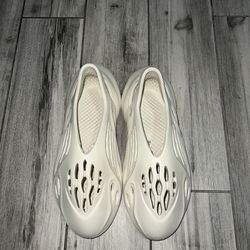 Adidas Yeezy Foam RNNR Runner