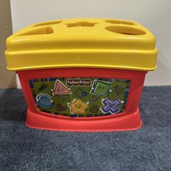 Fisher   Price  Baby’s  Frist  Shape   Blocks  &   Bucket 