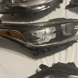 OEM Kia Forte PASSENGER side headlight 2019-2021