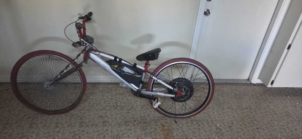Schwinn Stingray OCC Chopper ..E-BIKE !?! w/Custom-fitted Battery