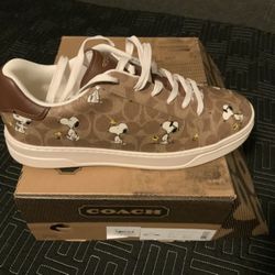 Mens Limited Edition Snoopy Coach Shoes Size 11.5