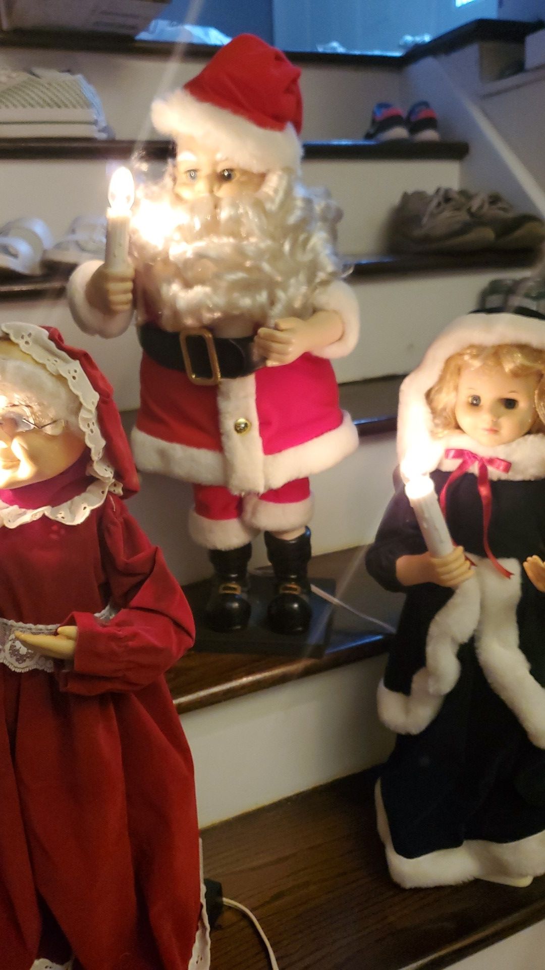 Moving figurine Christmas decor - best offer