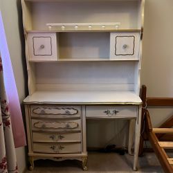 Girl's Desk