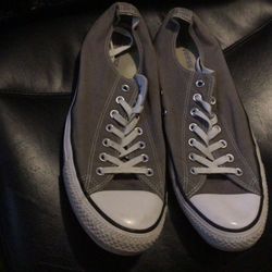 Low top Gray Converse Size 13