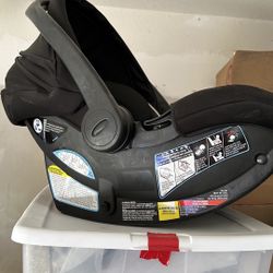 Graco Infant Car Seat With Base 