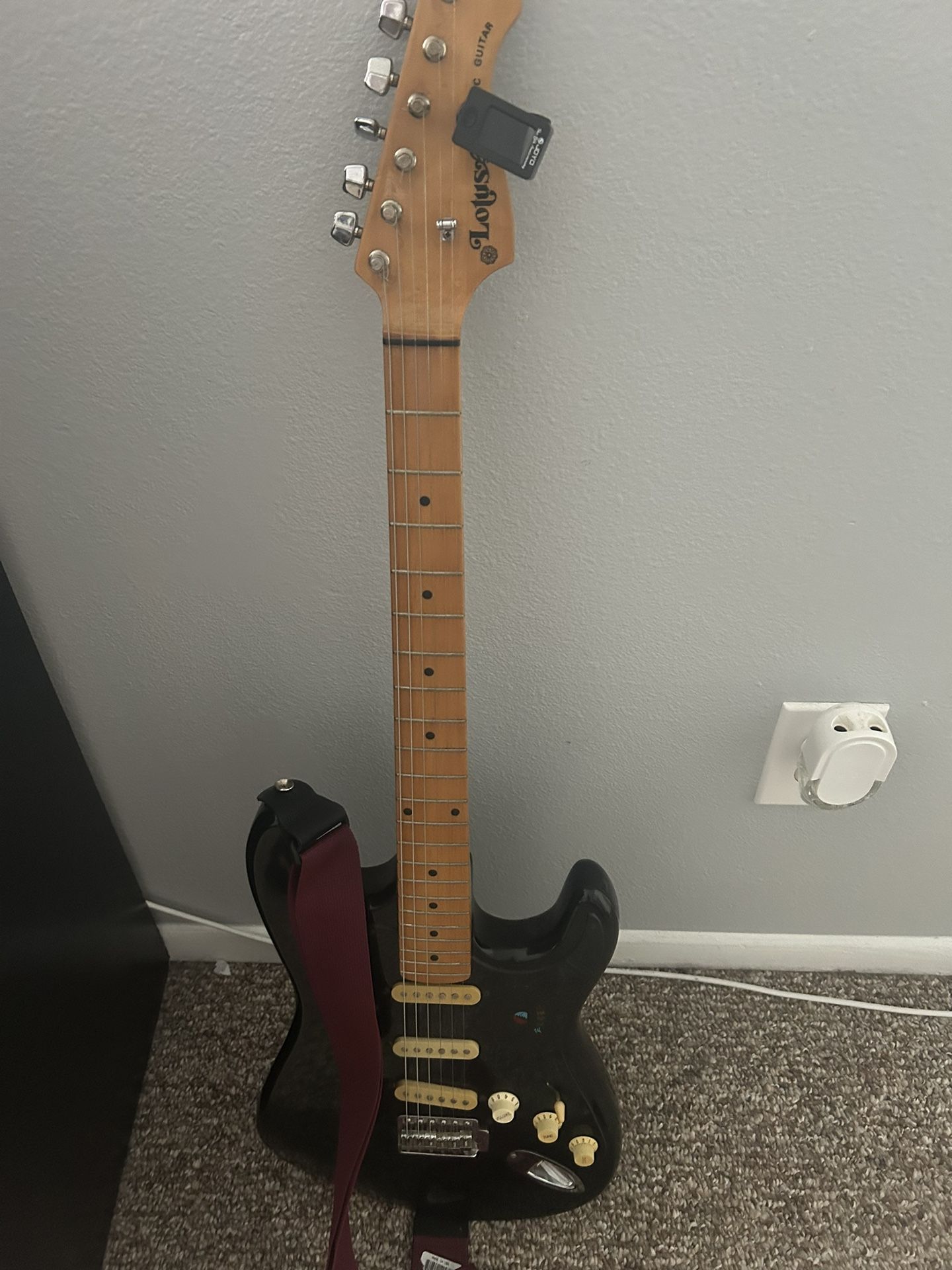 Great Starter E-Guitar! Lotus