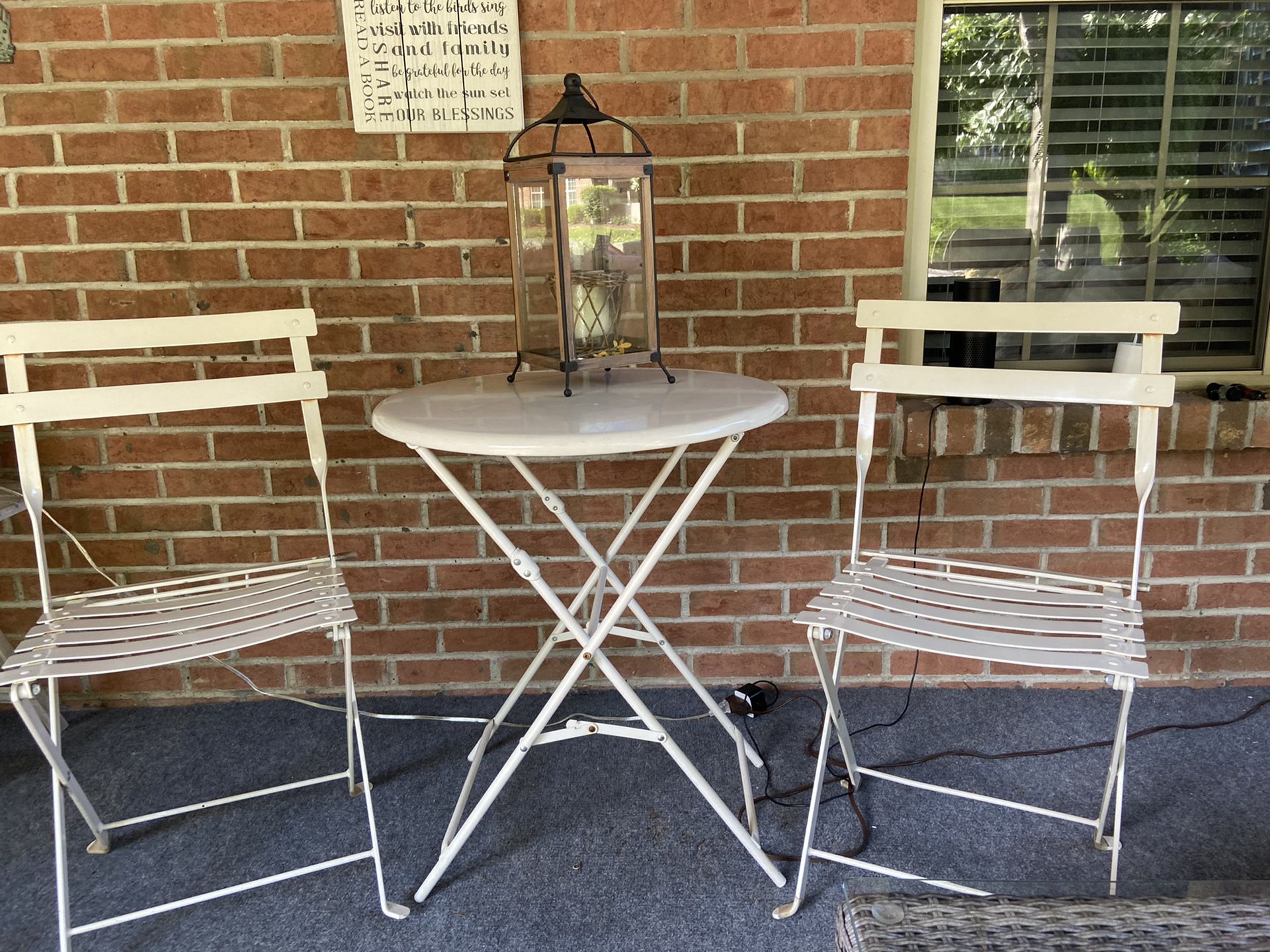 Outdoor table & chairs, does not include accessories