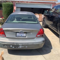 2004 Ford Taurus