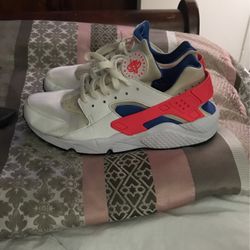 Nike HUARACHE BY Nike, Worn Once, I Bought 1 Size Too Big For My Son Size 10 1/12