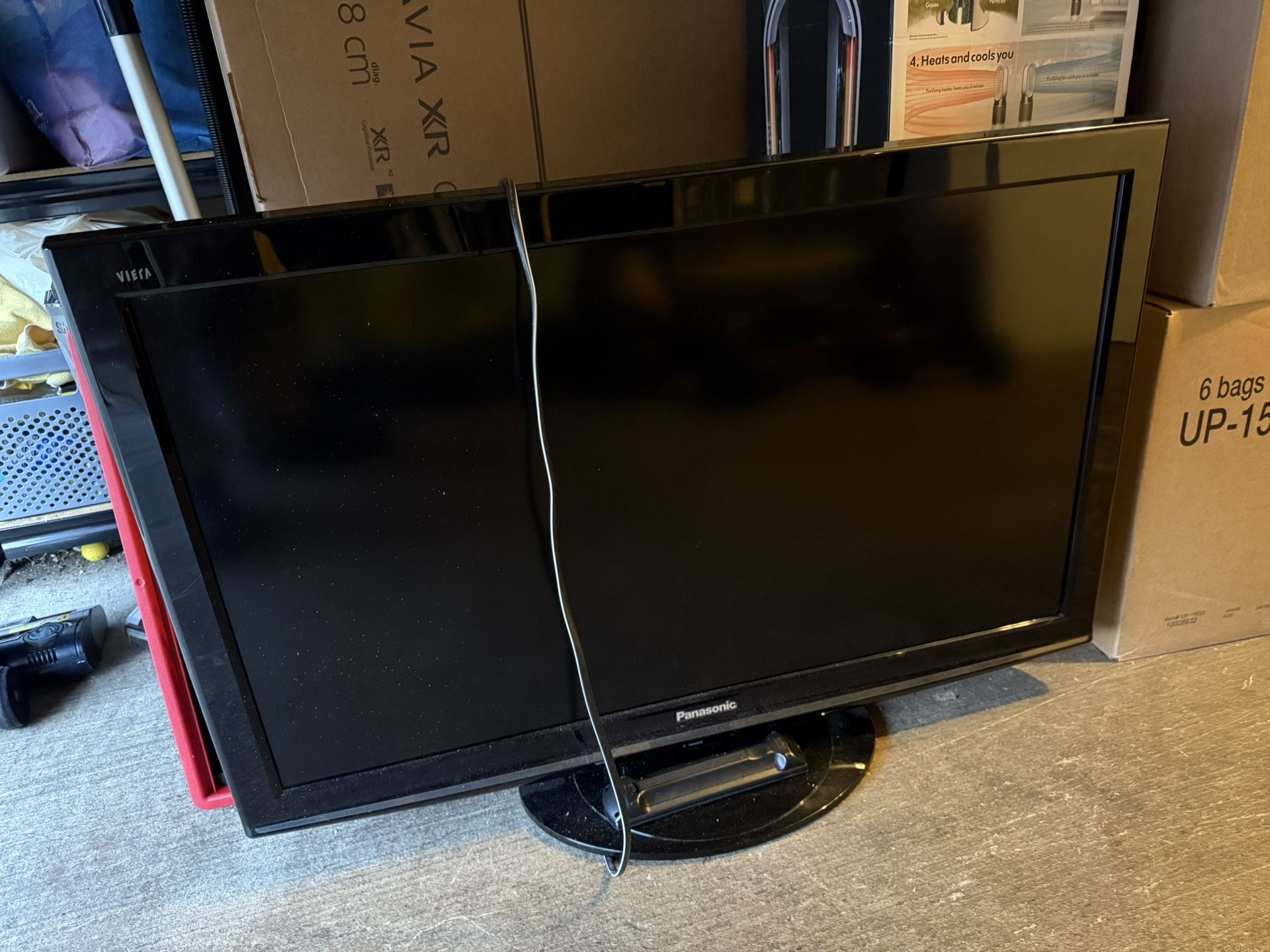 Panasonic 37-inch LCD HDT