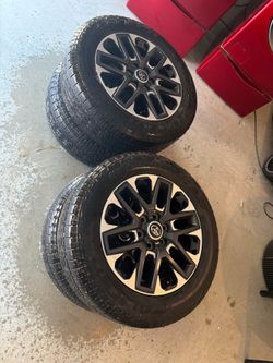 Toyota tundra 2022-2025 wheels and tires
