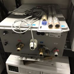 Indoor  Tankless  Water Heater  Up To 4 Bath Warranty  Working 
