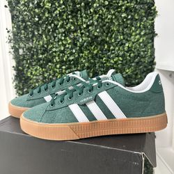 NEW Adidas Daily 3.0 Green, 8.5 Men’s
