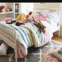 Twin Bed 