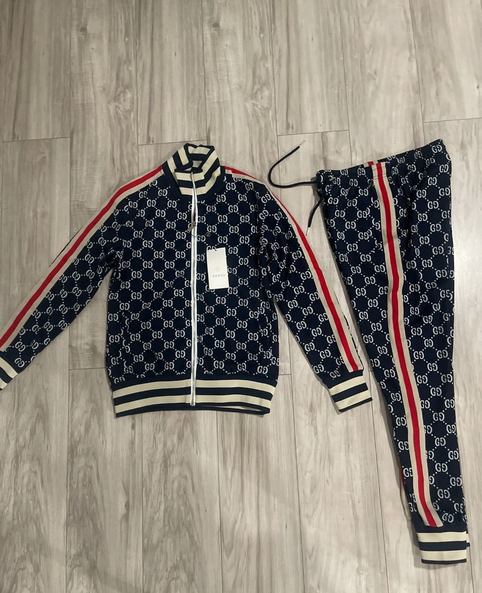 New gucci track suit Size Medium