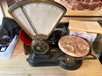 Marble top antique store scale ⚖️