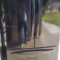 LG BLACK FRENCH DOOR REFRIGERATOR WORKS GREAT  week