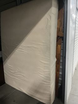 Queen Size Memory Foam Mattress With Wooden Frame /head And  Foot Boards Asking $150 OBO
