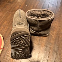 Uggs Boots Size 4