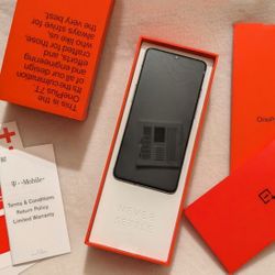 OnePlus 7t + Box Accessories (cracked screen)