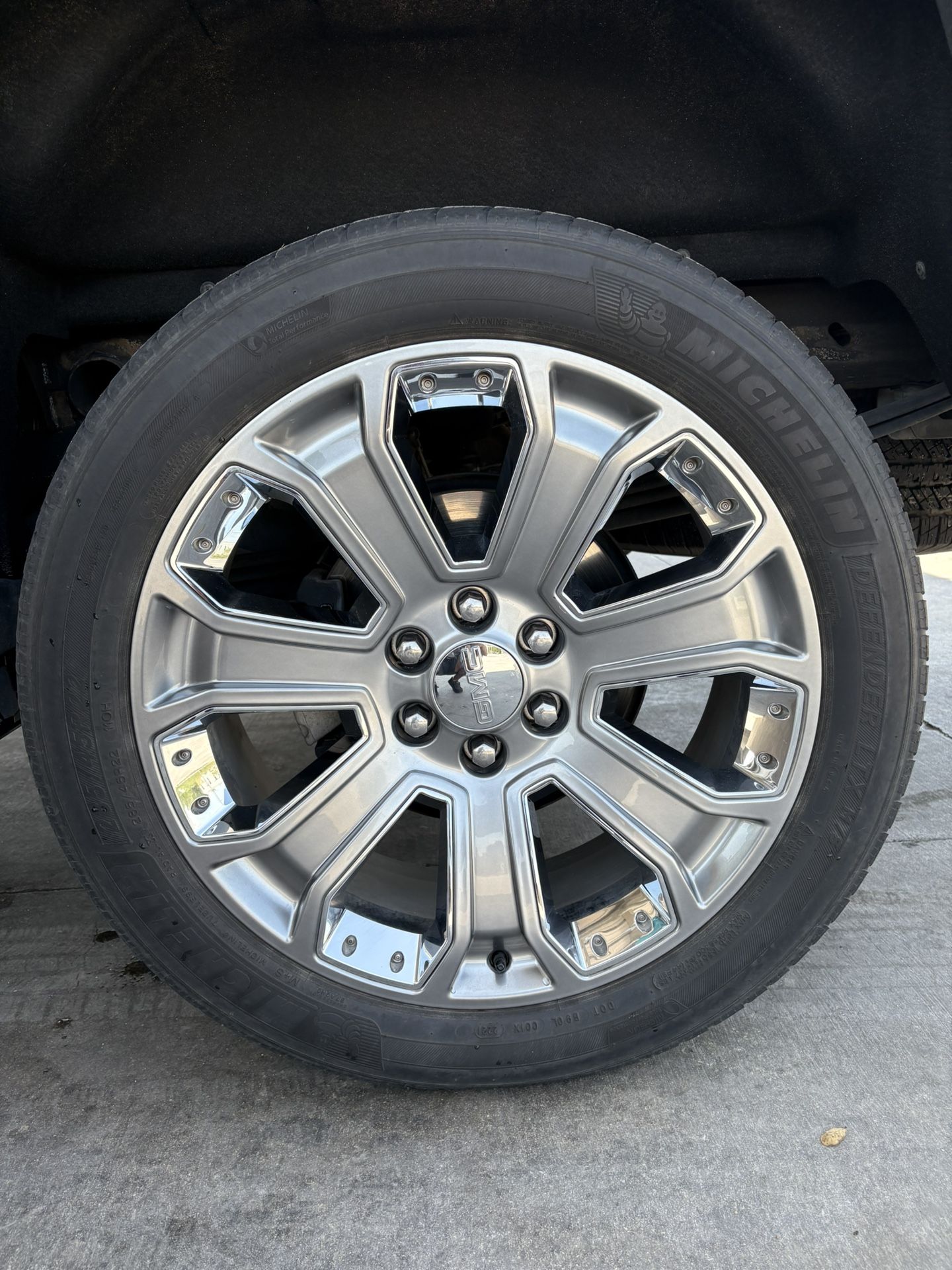 22” GMC Denali Wheels & Tired