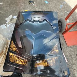 2017 Ultimate Justice League Batmobile Vechile and Figure - FKM40 Real Smoke car only