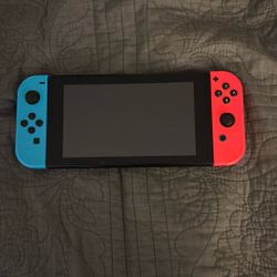 Nintendo Switch, Original Red And Blue Controllers