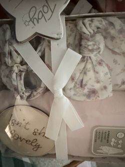 Baby girl gift set