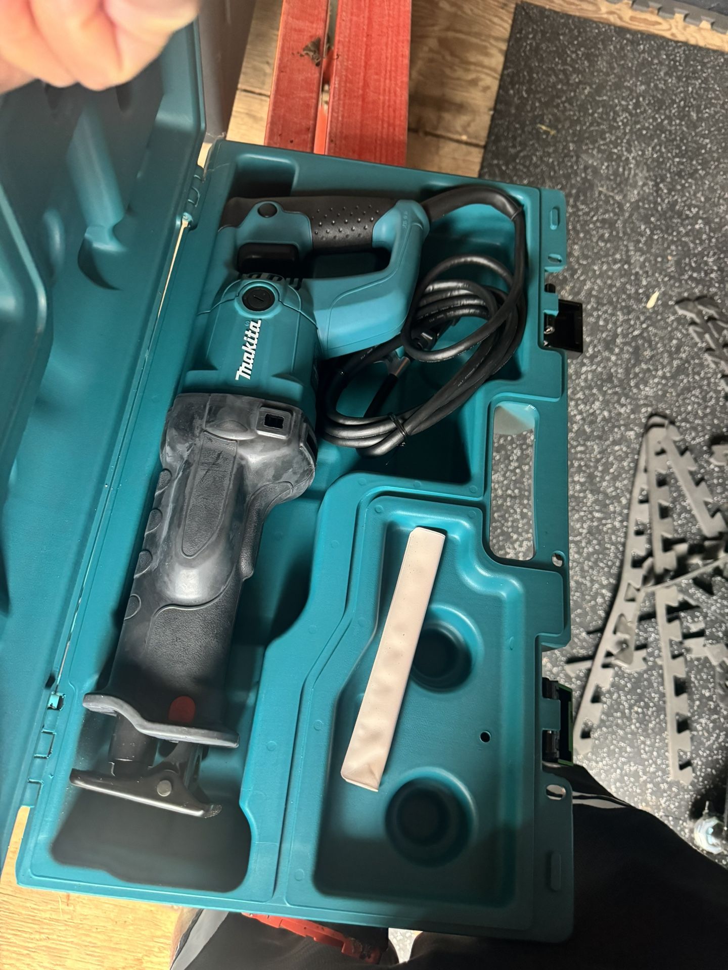 Makita JR3050T Reciprocating Saw Wired