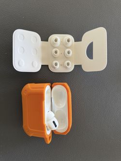 Genuine Apple AirPods Pro (1st Gen) - Replacement Right Earbud & Case ONLY