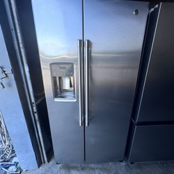 GE CAFE Refrigerator Stainless Steel 36 "width Counter Depth 