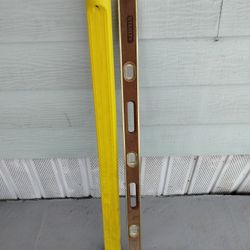 4 Foot Level And Case.