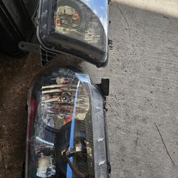 Tundra 2012 Headlights 
