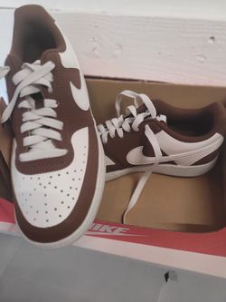 Nike Court Burroughs