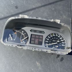 Honda Civic Hatchback 5 Speed 91 Instrument Cluster OEM (153K Miles)   Was off a 1991 Honda civic hatchback DX