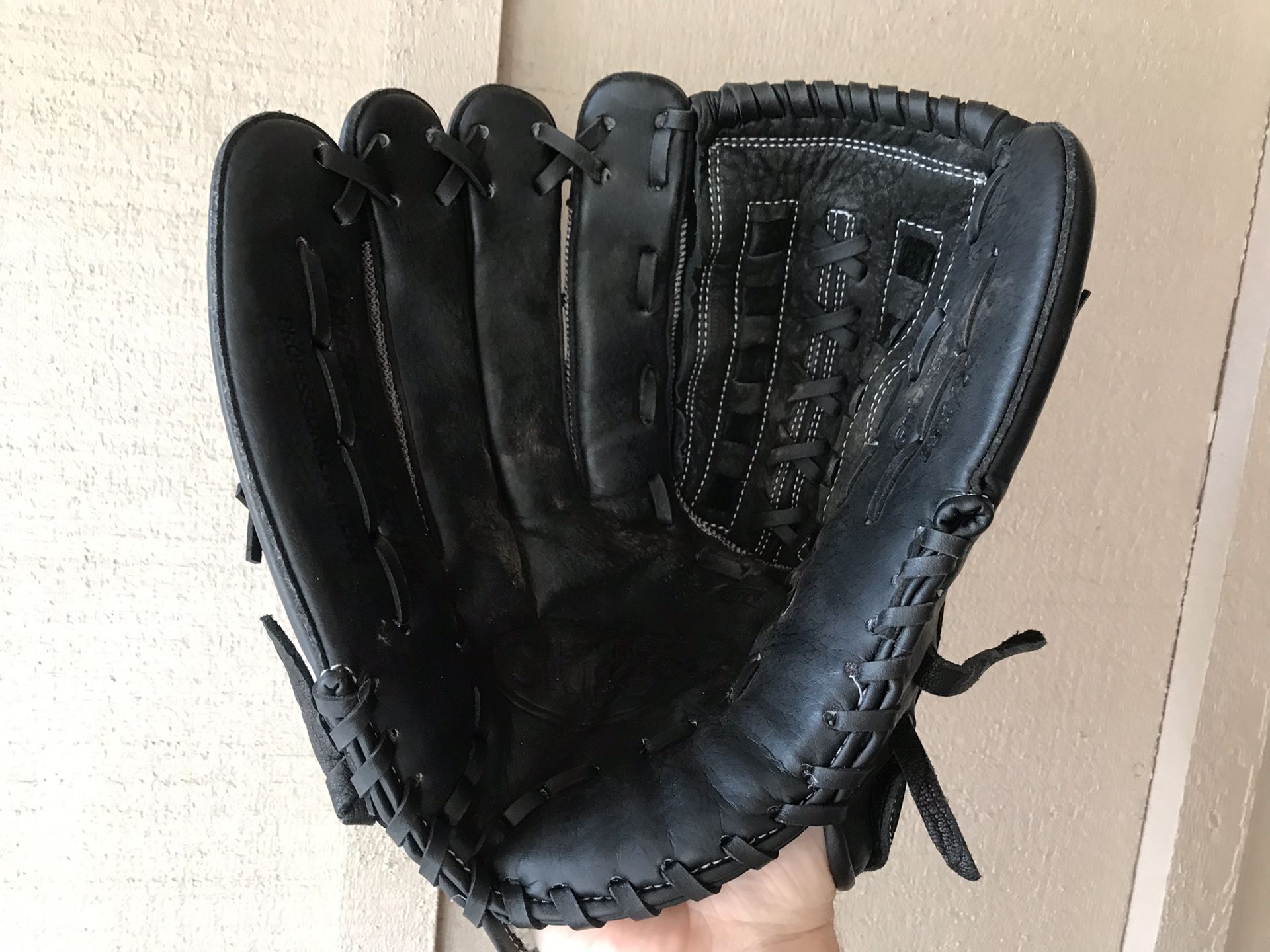 Adult LH softball glove