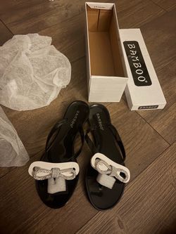 Bow sandals