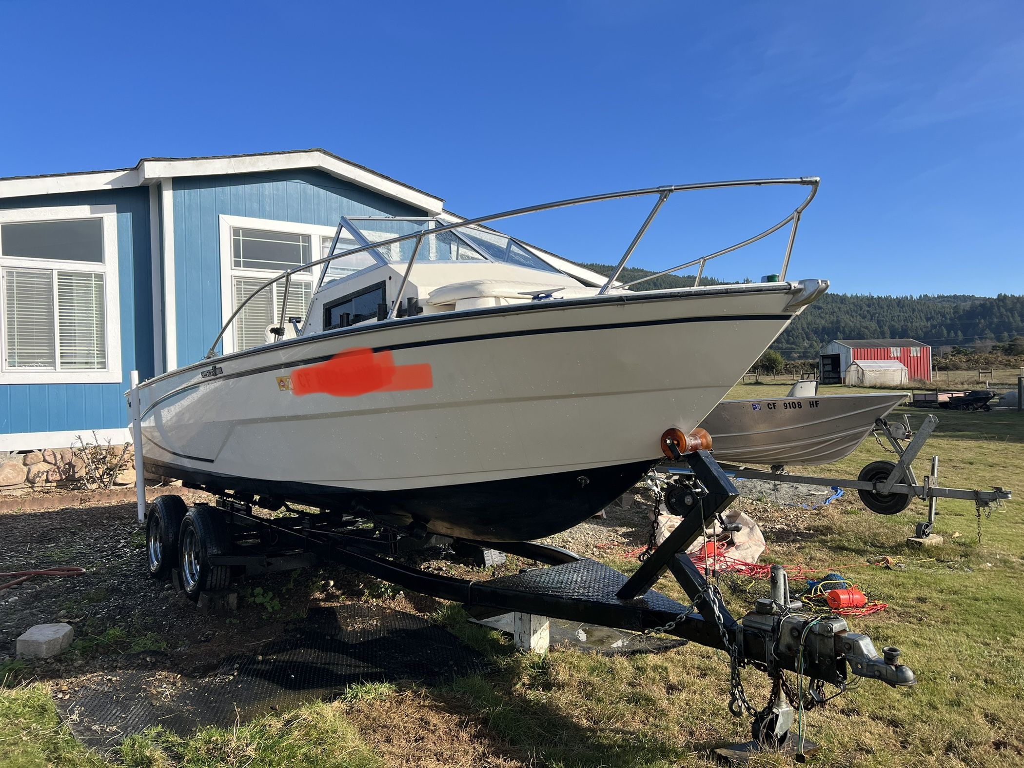 Glastron Seafury Fishing Boat