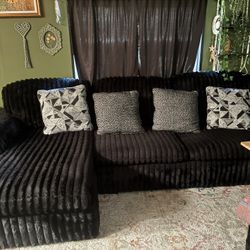 Midnight-Madness 2-Piece Sofa with Chaise