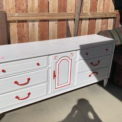 Dresser