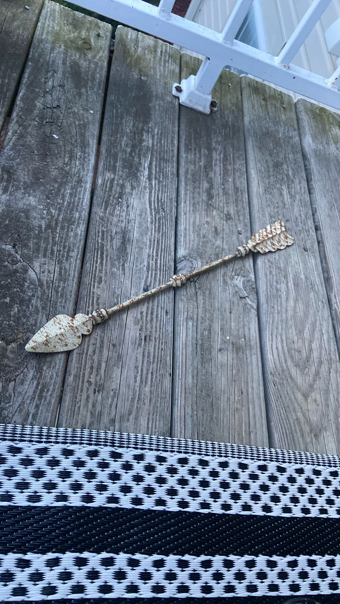 Metal Arrow Decor
