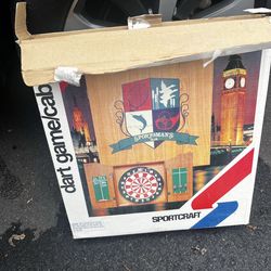 Dart board brand new with dartboard darts