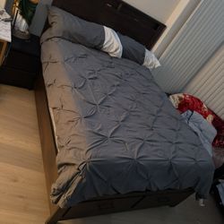 Queen Bed With Mattress