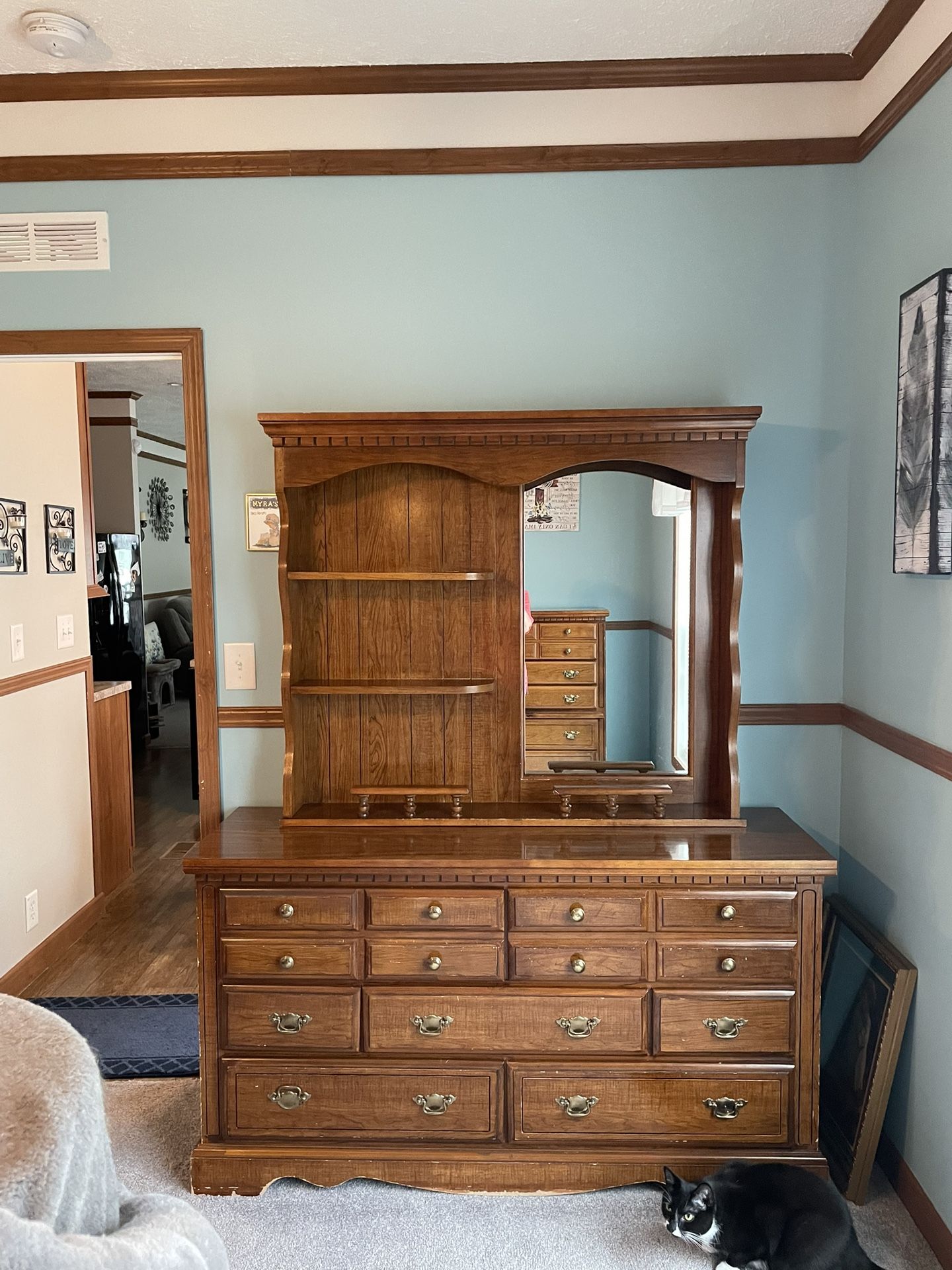 Free Broyhill Queen Bedroom Set