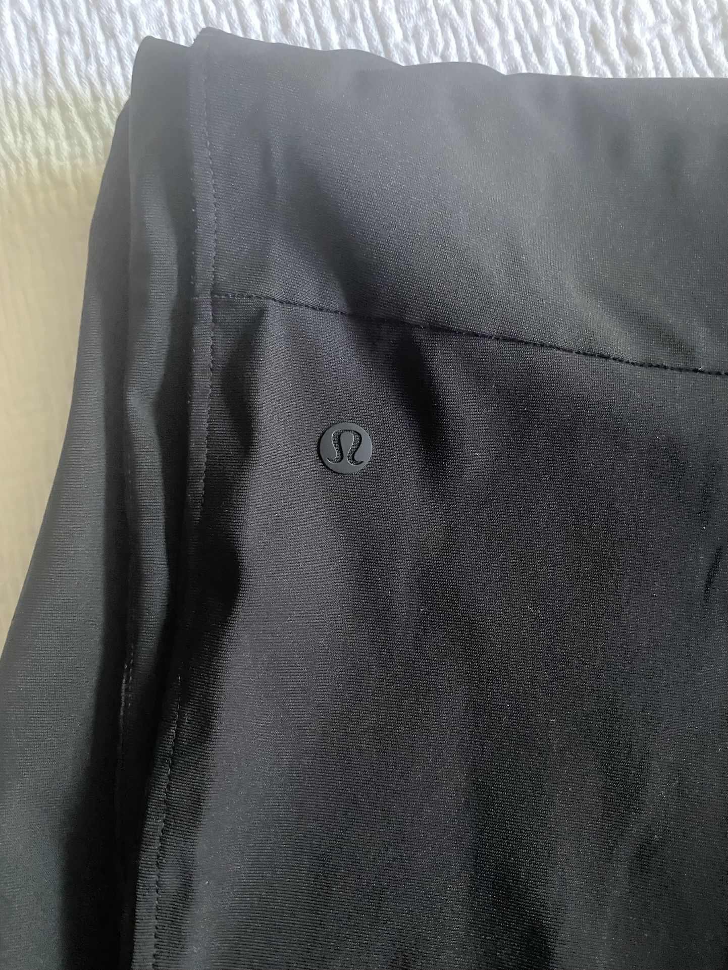 Lululemon Black ABC Men’s Joggers.  Size L